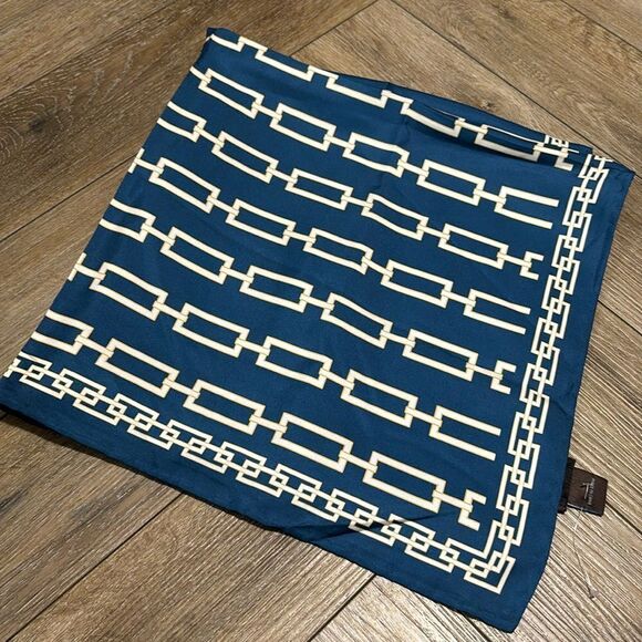 NWOT J.McLaughlin Amoura Silk Scarf - Picture 1 of 4